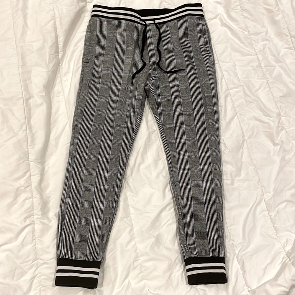AMERICAN EAGLE JOGGER, SUPER STYLISH, SZ MEDIUM.